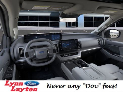 New 2026 Ford Expedition Active image 9