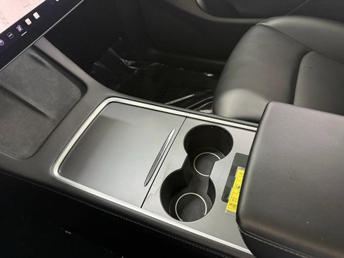 Used 2022 Tesla Model Y Performance AWD/4WD image 28