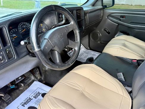 Used 2005 Chevrolet Silverado 1500 W/T image 9