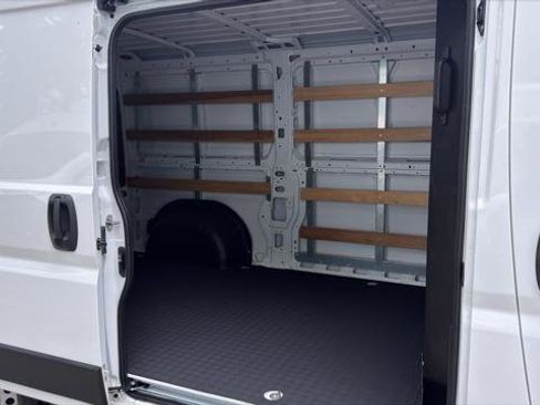 Used 2025 RAM ProMaster 2500 w/ U-Haul Equipment Group FWD image 16