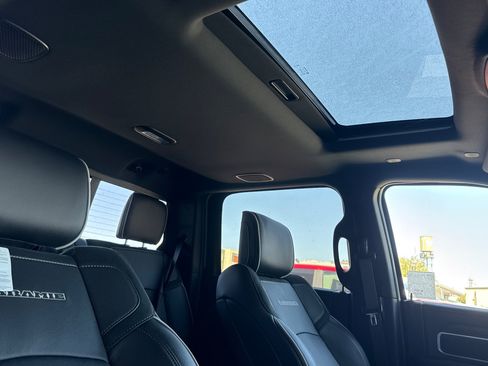 New 2026 RAM 2500 Laramie AWD/4WD image 15