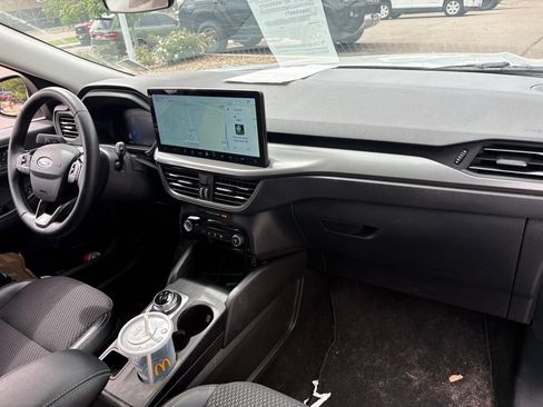 Used 2025 Ford Escape SE FWD image 29
