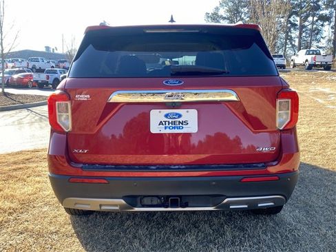 Certified 2022 Ford Explorer XLT w/ Equipment Group 202A image 4