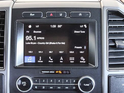 Used 2019 Ford Expedition XLT w/ Equipment Group 202A RWD image 14