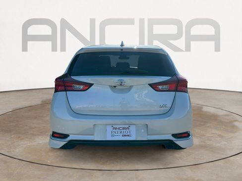 Used 2018 Toyota Corolla iM FWD image 9