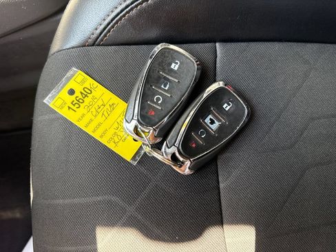 Used 2019 Chevrolet Trax LT w/ LT Convenience Package AWD/4WD image 31