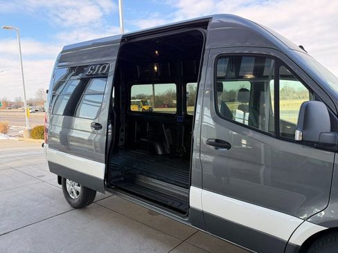 Used 2023 Mercedes-Benz Sprinter 144 Cargo image 22
