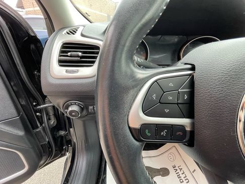 Used 2020 Jeep Compass Latitude AWD/4WD image 12