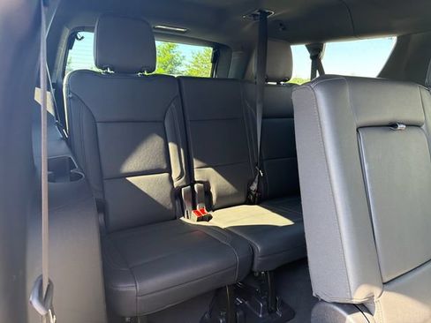 Used 2025 Chevrolet Suburban Z71 AWD/4WD image 58