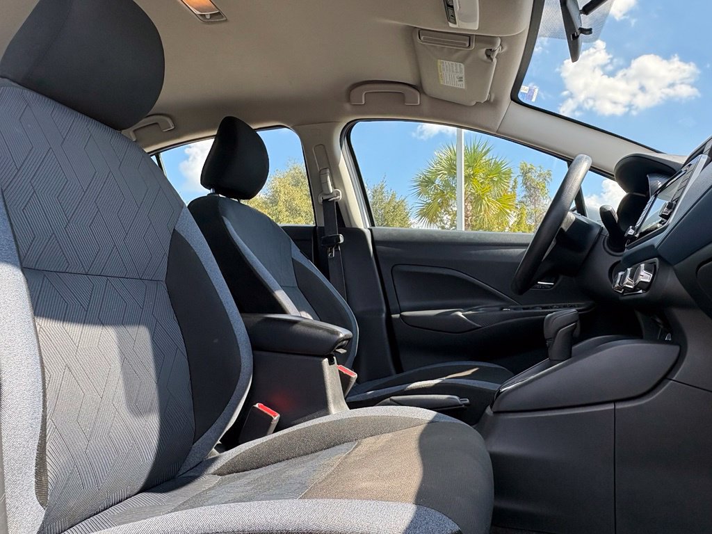 Used 2025 Nissan Versa SV FWD image 13