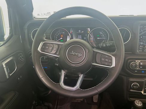 Used 2023 Jeep Wrangler Sahara w/ Cold Weather Group image 17