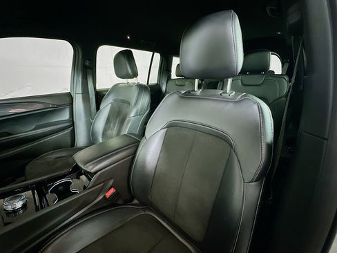 Used 2022 Jeep Grand Cherokee L Laredo image 19