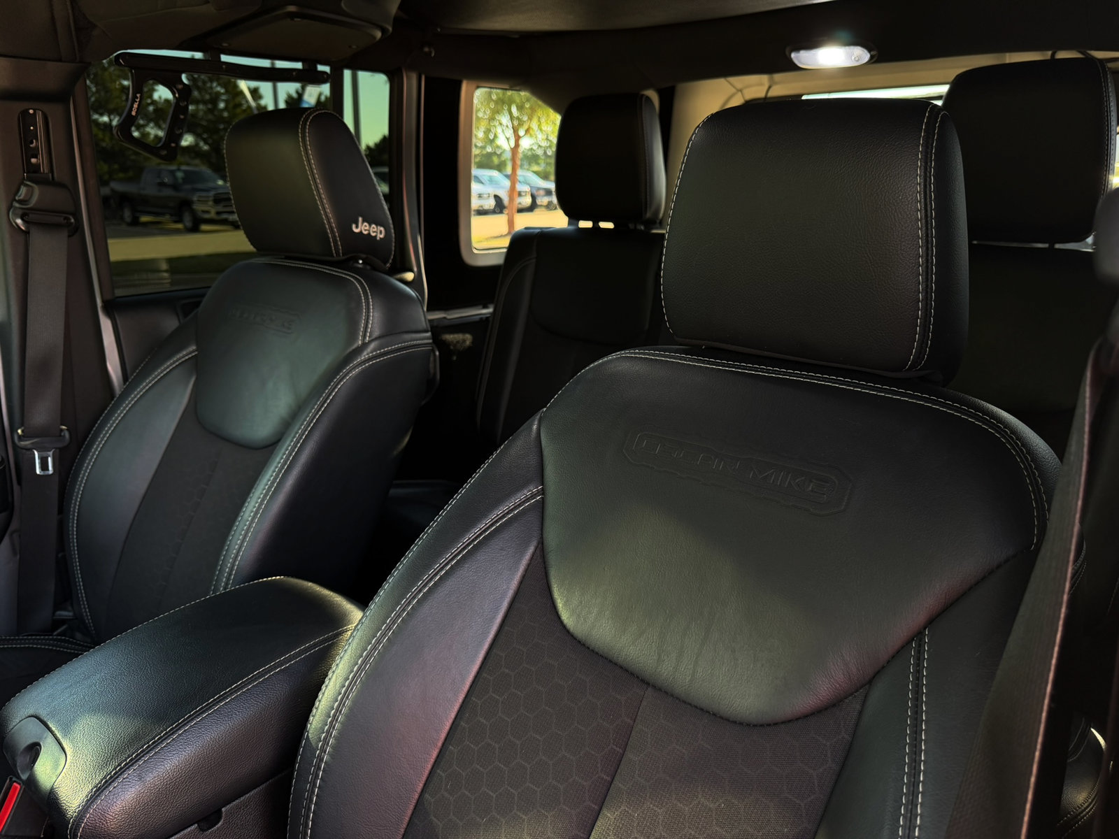 Used 2018 Jeep Wrangler Unlimited Sport AWD/4WD image 15