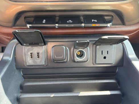Used 2016 Chevrolet Silverado 1500 High Country AWD/4WD image 24