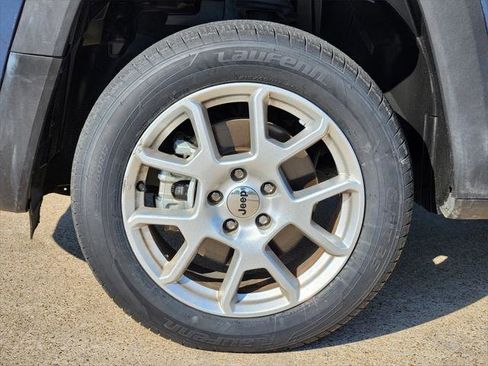 Certified 2023 Jeep Renegade Latitude image 10