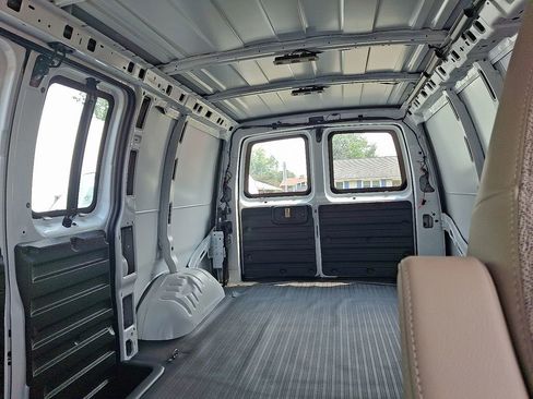 New 2025 Chevrolet Express 3500 w/ Driver Convenience Package image 5