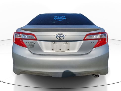Used 2013 Toyota Camry image 5