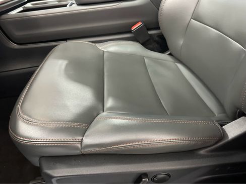 Certified 2025 Ford Expedition Active image 25