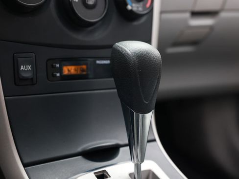 Used 2010 Toyota Corolla LE FWD image 36