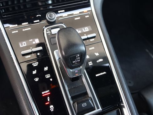 Used 2017 Porsche Panamera 4S image 27