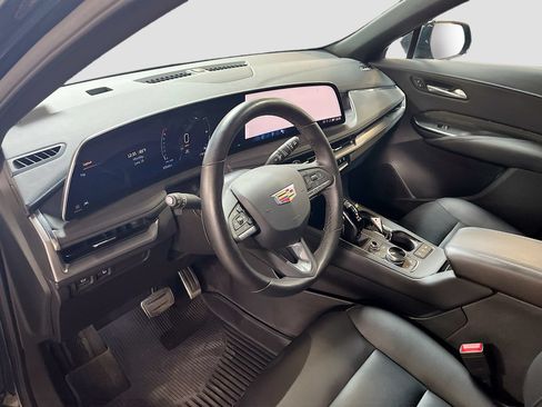 Used 2024 Cadillac XT4 Sport w/ Cold Weather Package AWD/4WD image 9