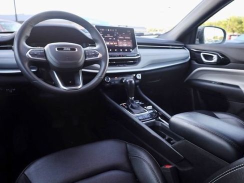 Used 2025 Jeep Compass Limited AWD/4WD image 7