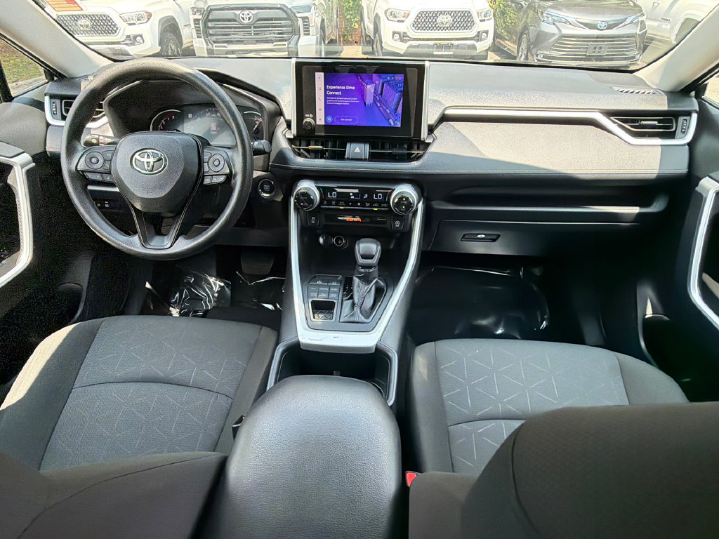 Used 2025 Toyota RAV4 XLE AWD/4WD image 16
