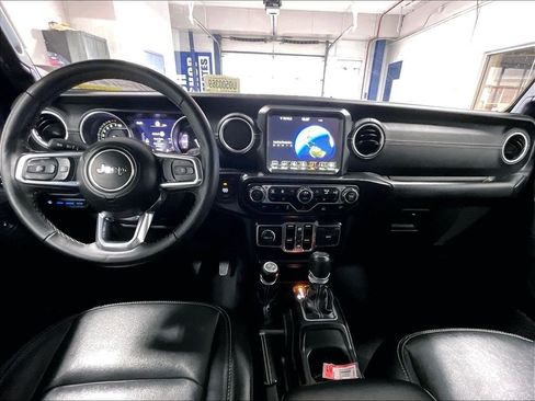 Used 2023 Jeep Wrangler Unlimited Sahara w/ Cold Weather Group AWD/4WD image 21
