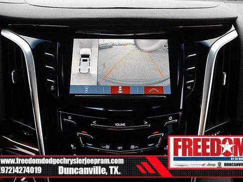 Used 2019 Cadillac Escalade Luxury AWD/4WD image 25