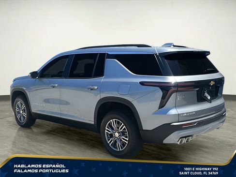 Certified 2026 Chevrolet Traverse LT w/ Driver Confidence Package FWD image 4