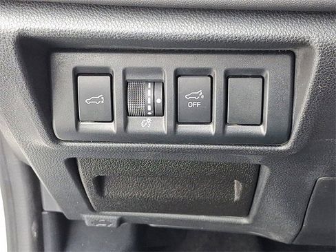 Used 2020 Subaru Outback Limited image 25