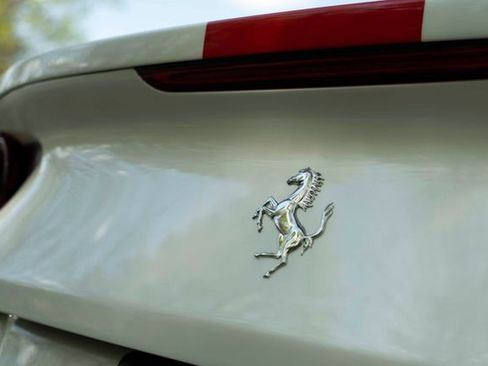 Used 2022 Ferrari 812 GTS RWD image 41
