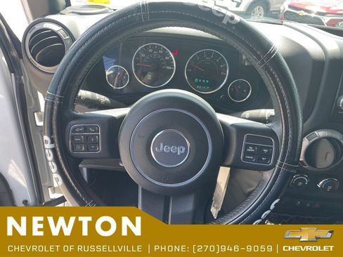 Used 2016 Jeep Wrangler Sport w/ Connectivity Group AWD/4WD image 12