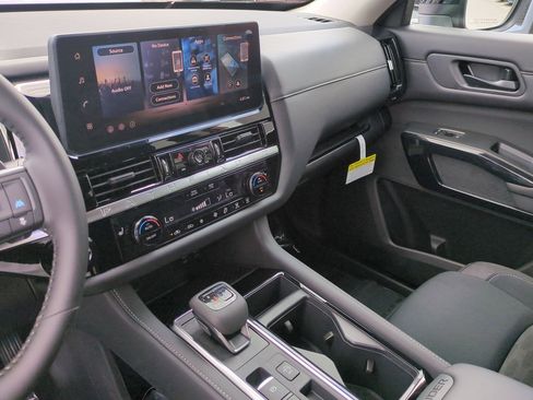 New 2026 Nissan Pathfinder SV FWD image 21