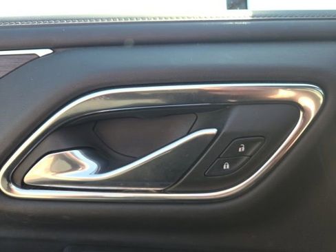 Used 2022 Chevrolet Tahoe Z71 w/ Z71 Off-Road Package image 25