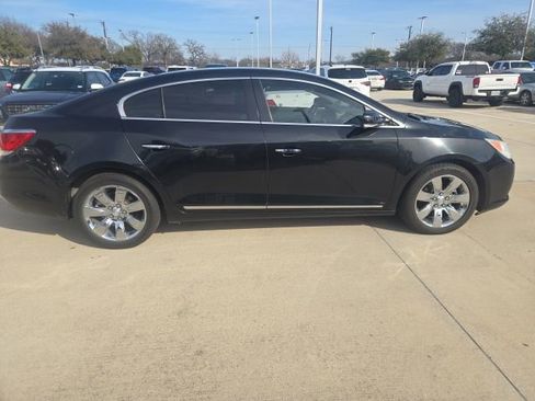 Used 2013 Buick LaCrosse Premium image 2