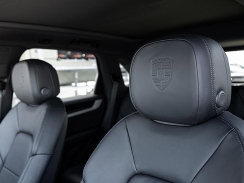 Certified 2026 Porsche Cayenne image 24