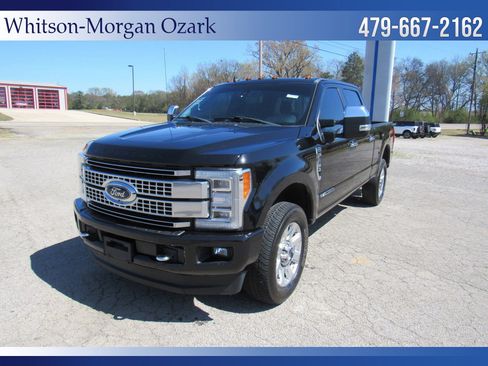Used 2019 Ford F250 Platinum w/ Platinum Ultimate Package image 3
