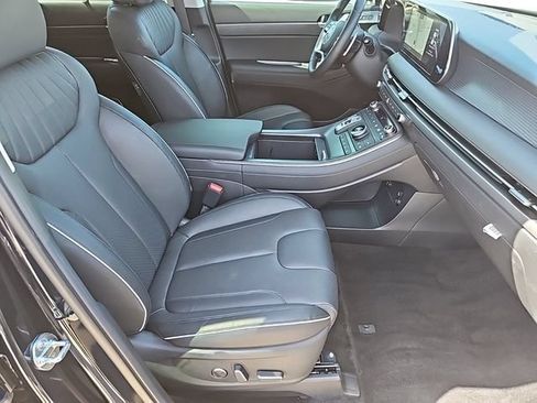 Used 2024 Hyundai Palisade Limited FWD image 11
