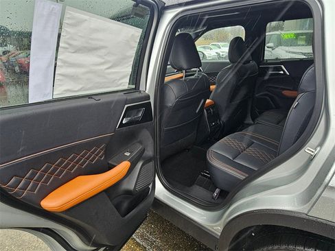 New 2025 Mitsubishi Outlander SEL image 10