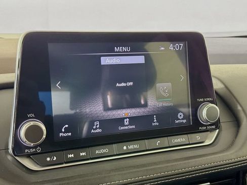Used 2023 Nissan Rogue SL AWD/4WD image 13