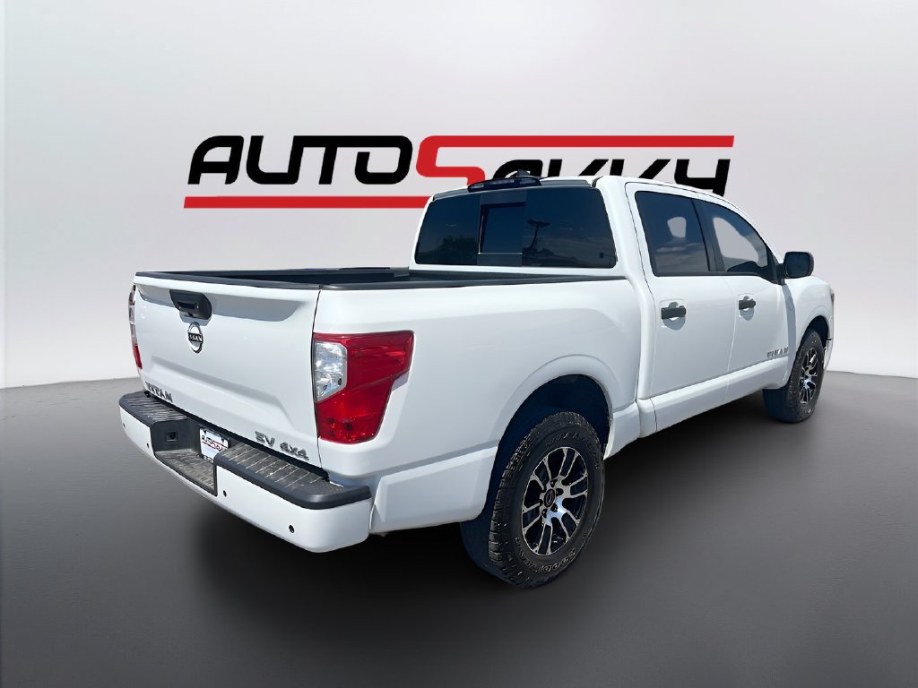 Used 2024 Nissan Titan SV AWD/4WD image 7