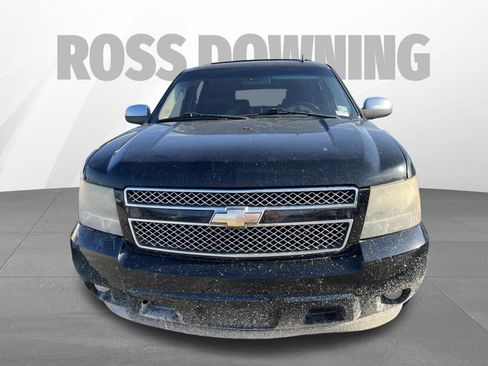 Used 2011 Chevrolet Suburban LT w/ Regional Value Package RWD image 2