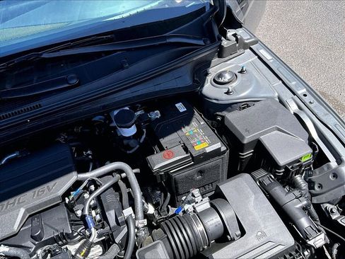 Used 2025 Hyundai Elantra Sport FWD image 30