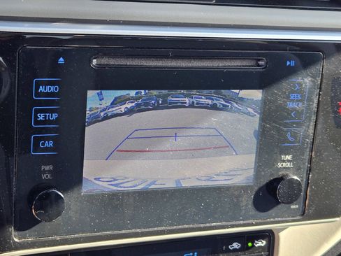 Used 2018 Toyota Corolla L image 17