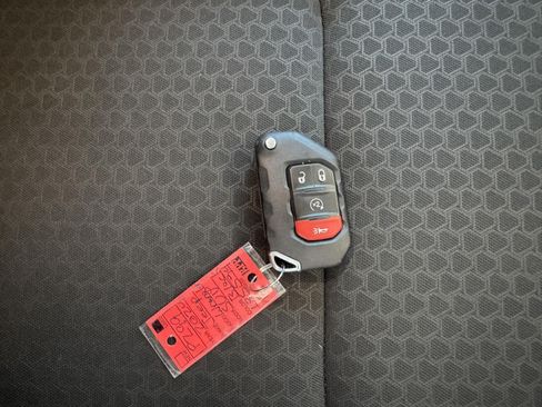 Used 2024 Jeep Wrangler Unlimited Rubicon 4xe w/ Technology Group AWD/4WD image 22