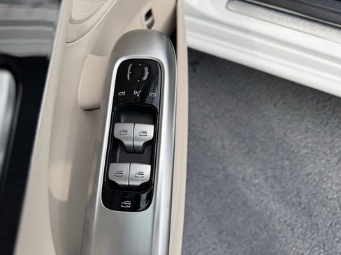 Used 2025 Mercedes-Benz C 300 4MATIC Sedan image 21