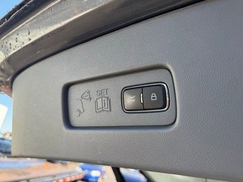 Used 2020 Lincoln Aviator Reserve w/ Equipment Group 202A image 9