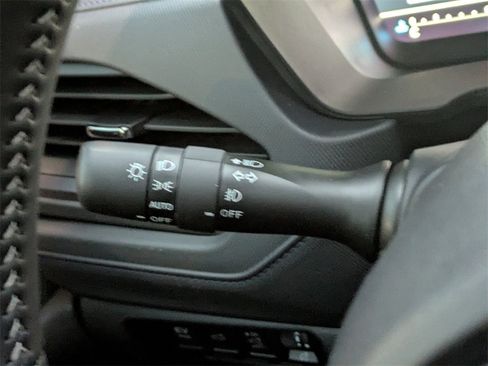 New 2025 Subaru Forester Limited image 32