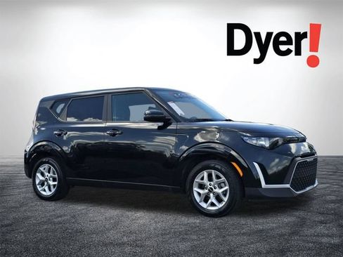 Certified 2024 Kia Soul LX w/ Option Group 015 FWD image 2